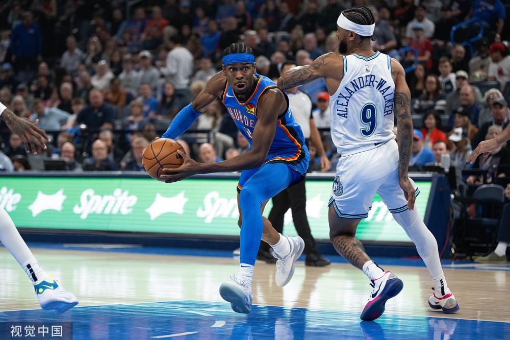 展示了他在 展示了他在